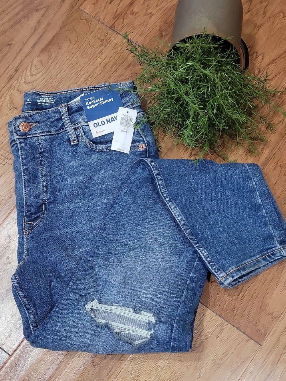 NWT Old Navy Rock Star 6 Short